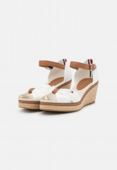 Tommy Hilfiger ICONIC ELBA  Platform sandals ecru ICONIC ELBA Сандалии на платформе экрю