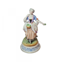 Статуэтка винтажная &quot;Дама в разноцветном платье и с корзиной цветов&quot;, 21,5 x 11 см, Германия, 1960-70гг.