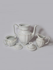 Walbrzych Poland Белый фарфоровый чайный набор с позолотой: чайник, сахарница, молочник, Польша, 1960-70гг.