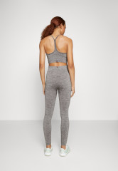 Tommy Hilfiger ESSENTIALS SEAMLESS Leggings light grey ESSENTIALS SEAMLESS Леггинсы светло-серый