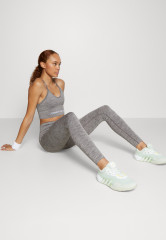 Tommy Hilfiger ESSENTIALS SEAMLESS Leggings light grey ESSENTIALS SEAMLESS Леггинсы светло-серый