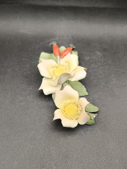 Статуэтка винтажная The Franklin Mint &quot;Роза &quot;Alba&quot; с бутонам и листьями&quot;, бисквитный фарфор, роспись, 16 х 5 см, Италия, 1985 год.