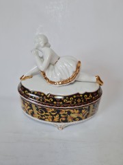 Винтажная Керамическая шкатулка "Балерина" с позолотой и росписью под хохлому, 16смx14см Германия, 1960-70гг.