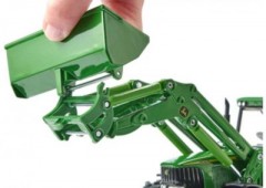 SIKU SIKU Farmer-Bundle: 3652 John Deere mit Frontlader 1:32 + 3658 Frontlader-Zubehor Набор SIKU Farmer: 3652 John Deere с фронтальным погрузчиком 1:32 + 3658 аксессуаров для фронтального погрузчика