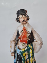 Статуэтка винтажная Termine Sciacca &quot;Мужчина в национальном костюме со скатертью в руке&quot;, фарфор, 28 см, Германия, 1960-70гг.