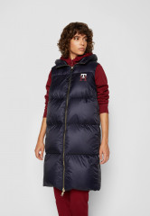 Tommy Hilfiger MONOGRAM BADGE VEST Waistcoat desert sky ЖИЛЕТ С МОНОГРАММОЙ Жилет небо пустыни