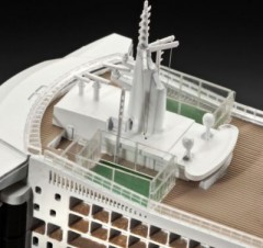 Revell Queen Mary 2  королева мария 2
