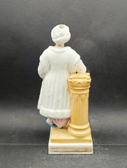 Статуэтка винтажная Im Stil Meissem &quot;Мужчина в арабском костюме&quot;, фарфор, 20 х 10 см, Германия, 1960-70гг.