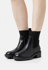 Tommy Hilfiger FEMININE SEASONAL Classic ankle boots black FEMININE SEASONAL Классические ботильоны черный