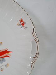 Блюдо сервировочное винтажное Bavaria Im Stil  с ручками, белый фарфор с оранжево-розовым цветами и золотым узором, 26 x 3 см