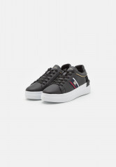 Tommy Hilfiger CORP WEBBING COURT Trainers black CORP WEBBING COURT Кроссовки черный