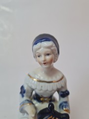 Статуэтка винтажная &quot;Девушка, играющая на арфе&quot; среднего размера, фарфор, 14 x 6см, Германия, 1960-70гг.