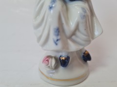 Статуэтка винтажная &quot;Девушка, играющая на арфе&quot; среднего размера, фарфор, 14 x 6см, Германия, 1960-70гг.