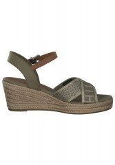 Tommy Hilfiger ESSENTIAL Trainers kaki ESSENTIAL Кроссовки хаки