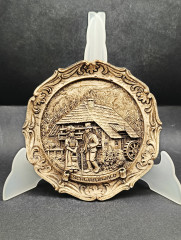 Панно декоративное винтажное Collectible Vtg. с изображением мужчины и женщины в Шварцвальде, резьба по дереву, 15 см, Германия, 1970-80гг.